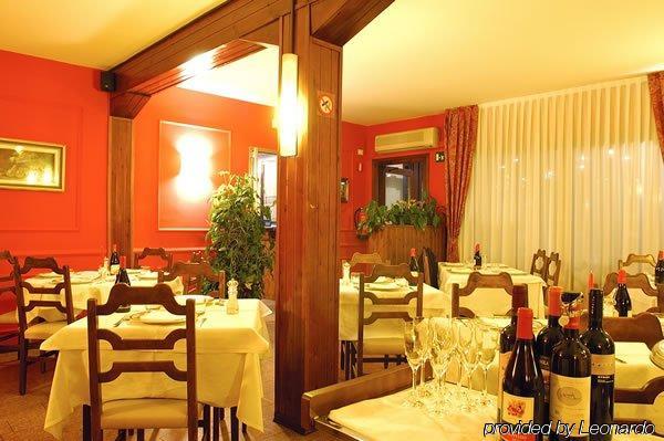 Hotel Due Ragni Villorba Restaurant bilde